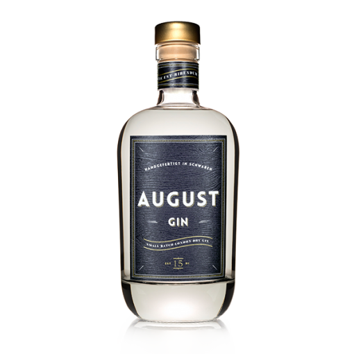 Ein Flasche Gin der Marke August Gin