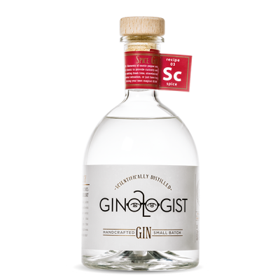 Eine Flasche Gin der Marke Ginologist Spice
